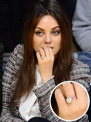 Mila Kunis Most Expensive Engagement Ring, Celebrity Wedding Rings, Expensive Engagement Rings, Celebrity Rings, Cute Engagement Rings, Engagement Ring Photos, Ashton Kutcher, Engagement Celebration, Celebrity Engagement Rings