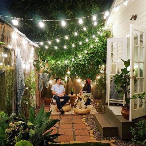 patio bistro lights #patiodecoratingideasonabudget Victorian Restoration, Design Per Patio, Small Outdoor Patios, Apartment Hacks, Small Terrace, Small Patio Garden, Patio String Lights, Secret Gardens, Small Backyard Patio