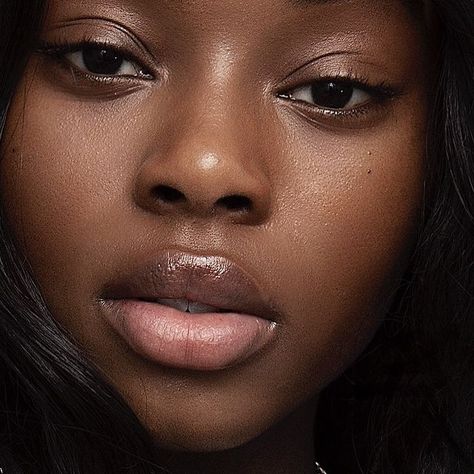 Kiara Pike (@kiarapike) • Instagram photos and videos Two Toned Lips, Tone Makeup, African American Makeup, Diy Beauty Treatments, Mode Turban, Perfect Lips, Dark Skin Makeup, African American Hairstyles, Makeup For Black Women