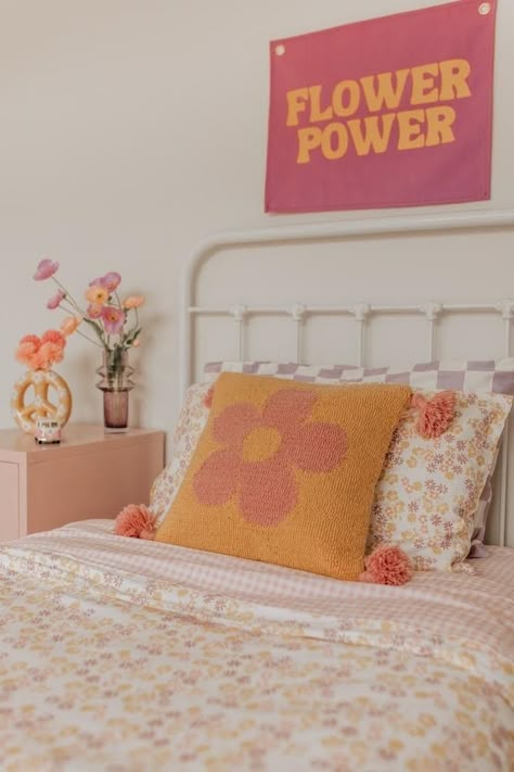 Groovy Bedroom, Retro Kids Room, Daisy Cushion, Wall Flags, Groovy Room, 70s Room, Bedroom Retro, Power Wall, Retro Bedrooms