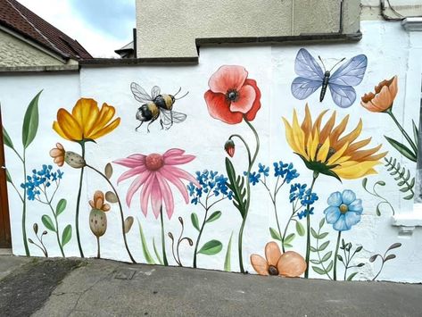 Mural On Chicken Coop, Flower Murals Outdoor, Chicken Coop Mural Ideas, Backyard Fence Mural, Garden Wall Mural Outdoor, Outside Mural Ideas, Outdoor Garden Wall Painting Ideas, Flower Wall Murals Painted, Garden Shed Mural