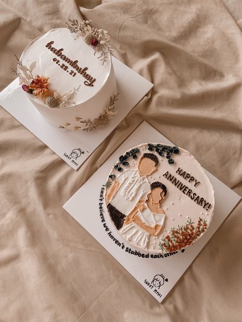 Anniversary Cake For Couple, Engagement Bento Cake, 1st Anniversary Cake Ideas Couple, 1st Wedding Anniversary Cake Designs, Minimalist Anniversary Cake, Couple Cake Designs, Groom To Be Cake, Cake For Wedding Anniversary, Anniversary Cakes Ideas