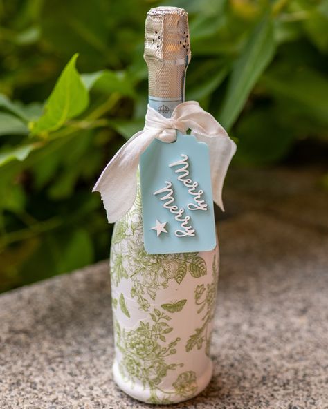 November Crafternoon!!! Gather at @houseandhazel for a delightful Wine Bottle Decorating event with The Disco Edit where creativity flows as freely as wine. We’ll provide an array of art supplies, ribbons, and emblishments to transform your bottle into a stunning keepsake or host/ess gift just in time for the holidays. Tickets cost $25 and covers the cost of the wine bottle. The decor is provided by the The Disco Edit for an additional fee of $25 that you will pay for at the event which cover... Just In Time, In Time, Art Supplies, Wine Bottle, Ribbon, Wine, Holidays, Gifts, Art