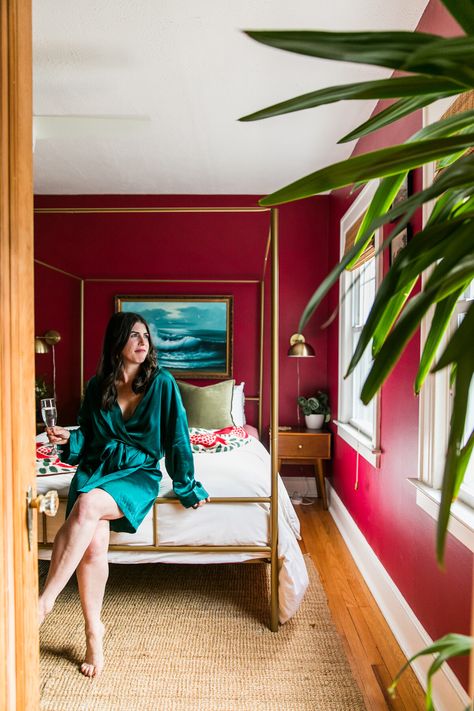 How Paint Transformed This Bedroom into a Luxurious Retreat » Jessica Brigham Jessica Brigham, Unmade Bed, Gal Got, Sleeping Room, Velvet Accents, Canopy Bed, Bedroom Refresh, Linen Sheets, Complimentary Colors