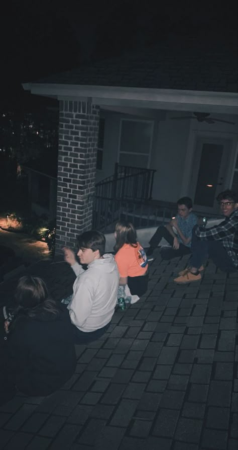 #rooftop #teenager #aesthetic #night #roof #grunge #edgy #friends #kids kids on the roof Guys Having Fun Aesthetic, Grunge Group Aesthetic, Rooftop Hangout Aesthetic, Teenage Night Aesthetic, Roof Night Aesthetic, Aesthetic Rooftop Night, Teenage Grunge Aesthetic, Rooftop At Night Aesthetic, Rooftop Stargazing Aesthetic