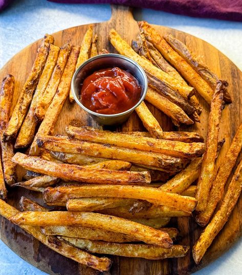 Cajun Fries Cajun Fries Recipe, Air Fryer Fries, Cajun Fries, Potato Varieties, Homemade Cajun Seasoning, Beach Food, Potato Rice, Crispy Fry, Baked Fries