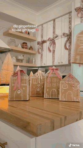 Gingerbread House Gift Bag, Christmas Candy Bags Ideas, Magnolia Mercantile, Paper Bag Wrapping, Ginger Bread House Diy, Ginger House, Small Paper Bags, Christmas Candy Bag, Gingerbread Diy