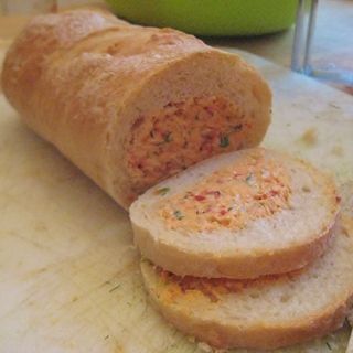 Easy Party Food Recipes, Easy Party Food Ideas, Baguette Appetizer, Stuffed Baguette, Party Food Recipes, Complicated Recipes, Baguette Recipe, Parchment Paper Baking, Party Food Ideas