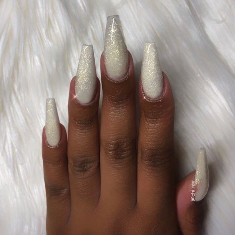 White Glitter Nails Snow Nails Coffin Nails Ivory Nails Gold Glitter Long Nails #paintobsessed Glam Nails Ivory, Glitter Long Nails, Nails Snow, Sparkly Christmas Nails, Ivory Nails, White Nails With Gold, Snow Nails, Gold Acrylic Nails, Wedding Nails Glitter