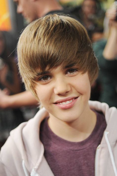 Justin Beiber Hair, Justin Bieber 2009, Justin Bieber Smile, Justin Bieber Posters, Hair Evolution, Justin Bieber Images, Justin Bieber Wallpaper, Old Hairstyles, Justin Bieber Photos