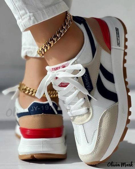 Casual Shoes Women Sneakers, Round Toe Sneakers, Sneakers Patterns, Sporty Sneakers, Cute Nike Shoes, Cute Sneakers, Estilo Chic, Classy Casual Outfits, Swag Shoes