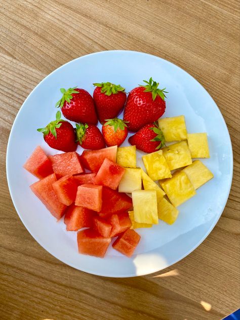 strawberries🍓, watermelon🍉, pineapple 🍍 #summervibes #summeraesthetic #fruit #foodphotography #foodislove #food #aesthetic #summersalad Second Life Avatar, Summer Salads, Fruit Salad, Summer Aesthetic, Strawberries, Food Photography, Watermelon, Pineapple, Salad