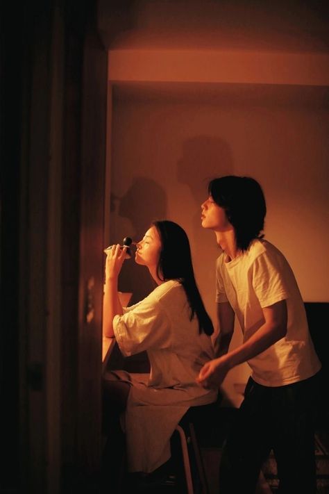 Asian Cinema Aesthetic, Film Couple Aesthetic, Couple Photoshoot Film, Japanese Couple Photography, Japanese Couple Aesthetic, Movie Couples Aesthetic, Couple Film Aesthetic, Asian Couple Aesthetic, Cute Asian Couple