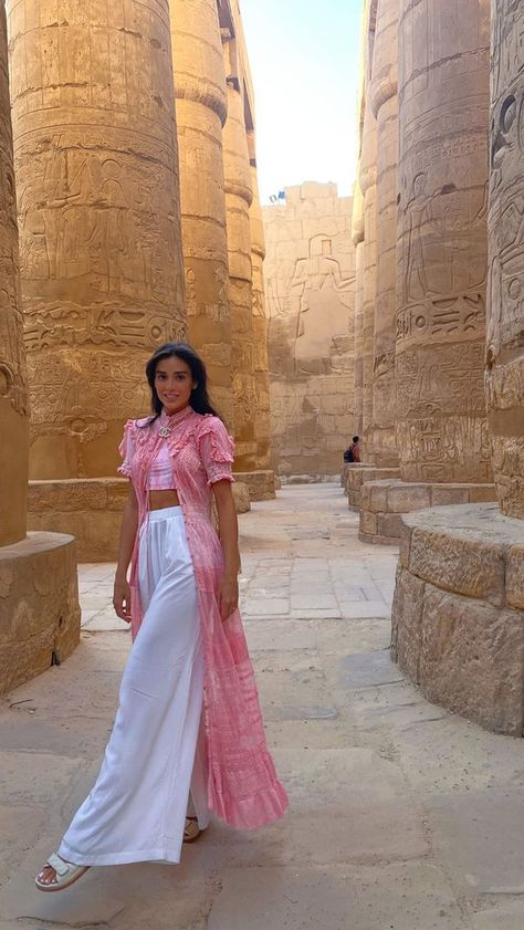 Cairo Street Style, Cairo Egypt Outfit, Qatar Outfits, Egypt Ootd, Morroco Outfits, Morocco Outfits, Outfit Fresco, Outfit Traveling, Egypt Clothing