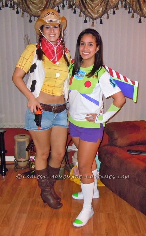 Female+Buzz+Lightyear+and+Woody+Couple+Costume Disfraz Buzz Lightyear, Buzz Costume, Homemade Couples Costumes, Buzz Lightyear And Woody, Disfraz Toy Story, Lightyear Costume, Buzz Lightyear Costume, Woody Costume, Clever Halloween