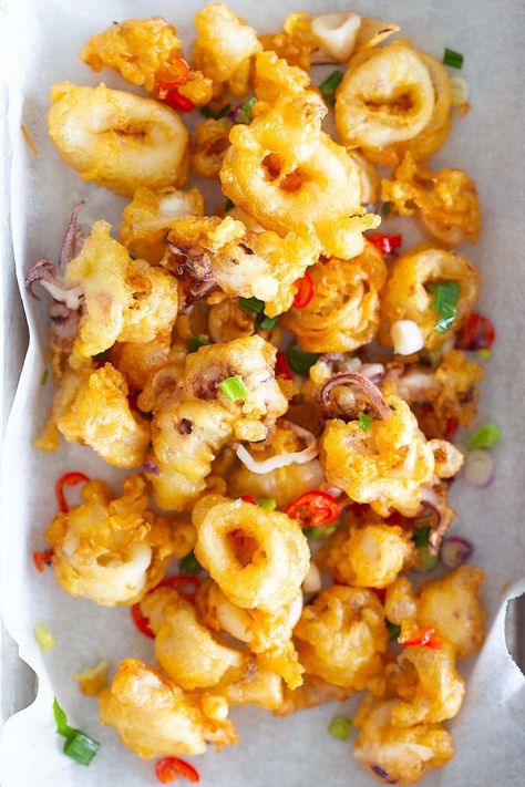 Salt and Pepper Squid - Rasa Malaysia Salt And Pepper Calamari, Salt And Pepper Squid, Fried Squid, Octopus Recipes, Squid Recipes, Calamari Recipes, Mini Hamburgers, Chinese Restaurants, Rasa Malaysia