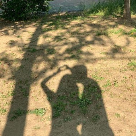 Korean Garden Aesthetic, Couple In Flower Field Aesthetic, Green Korean Aesthetic, Forest Picnic, Scenery Forest, Couple Shadow, Fake Bf, Garden Forest, Travel People