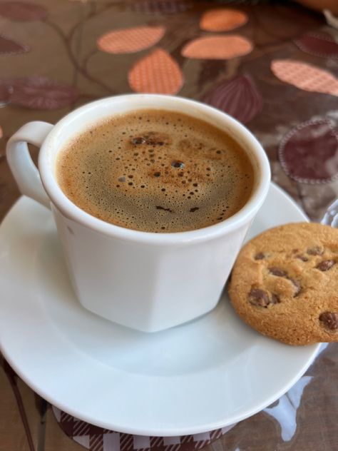 Coffee and cookie Coffee And Cookies Aesthetic, Cookie And Coffee, Cookies With Coffee, Cookies And Coffee, Coffee Biscuits, Cookie Table, Coffee Cookies, Grandma's House, Colorful Stage