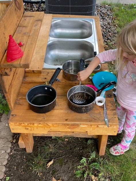 Make Your Own Mud Kitchen – Kids and Life Mud Kitchen With Water Dispenser, Kitchen With Water Dispenser, Kids Mud Kitchen Diy, Mud Kitchen For Kids Diy, Easy Mud Kitchen, Mud Kitchen Diy, Mud Kitchen Ideas, Kitchen Blueprints, Kitchen For Kids