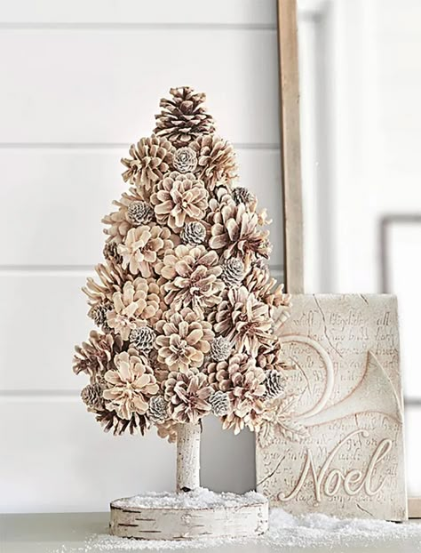 Things To Do With Pinecones Diy, Pinecone Trees Diy, Pinecone Trees, Pinecone Diy, Pinecone Christmas Tree, Pinecone Tree, Pine Cone Christmas, Pinecone Crafts, Săpunuri Handmade