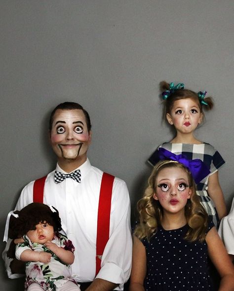 family halloween costumes dolls Sandlot Costume, Inspector Gadget Costume, Family Halloween Costume Ideas, Ventriloquist Doll, Alice In Wonderland Outfit, Family Halloween Costume, Kiss Costume, Stick Figure Family, Doll Halloween Costume