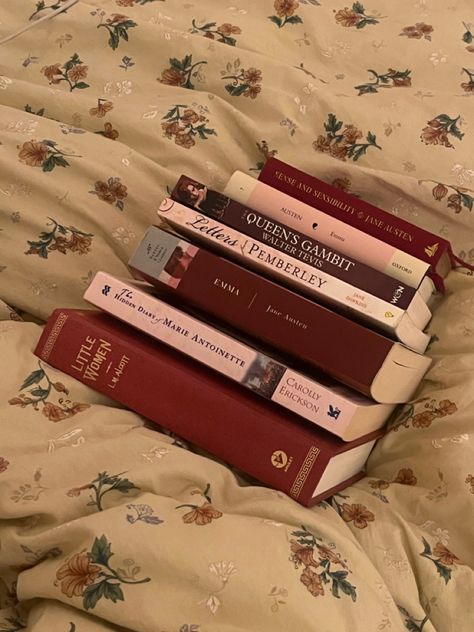 Alpha Centauri, The Queen's Gambit, Fotografi Vintage, Cozy Aesthetic, Sendai, Book Girl, Red Aesthetic, I Love Books, What’s Going On