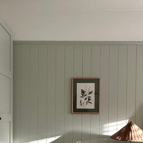 Cream Wood Panel Walls, T And G Panelling, Basement Spare Bedroom, Tongue And Groove Wall Panelling, Cotswolds Interior, Cladding Interior Walls, Vertical Paneling Walls, Vj Panelling Bedroom, Wall Panelling Ideas