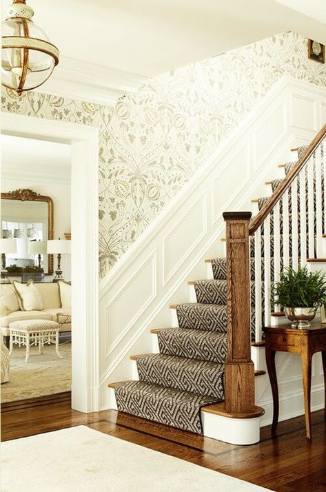 10 Gorgeous Wallpaper Ideas To Transform Your Staircase — Kelly Bernier Designs Foyer Stairs, Entry Stairs, Flooring Trends, Entry Hallway, In This House, Traditional Home, Sarasota Florida, Entry Hall, Design Del Prodotto