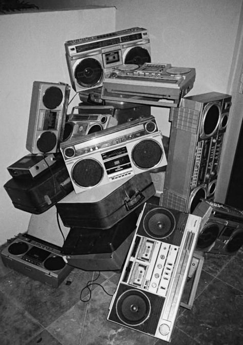 #boombox #trash Techno Style, Stereo Equipment, Black And White Photo Wall, Black And White Picture Wall, Hip Hop Art, Gray Aesthetic, Hip Hop Culture, Black Aesthetic Wallpaper, Black And White Aesthetic