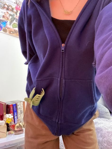 cozy af, aritzia, outfit inspo, brandy, zip up Purple Zip Up Outfit, Plain Zip Up Hoodie Outfit, Where To Buy Zip Up Hoodies, Navy Blue Zip Up Hoodie Outfit, Purple Zip Up Hoodie Outfit, Outfits With Zip Up Hoodies, Zip Up Hoodie Aesthetic, Black Zip Up Hoodie Outfit, Zipup Hoodie Outfit