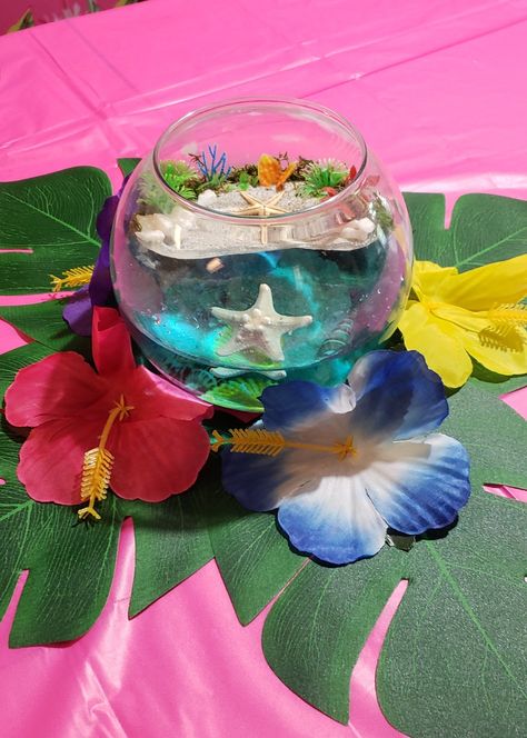 Hawian Theme Centerpieces, Moana Sweet Table Ideas, Moana Party Centerpieces, Moana Theme Quinceanera, Moana Themed Quinceanera, Moana Table Centerpieces, Hawaiian Quinceanera Theme, Moana Birthday Party Centerpieces, Moana Sweet 16