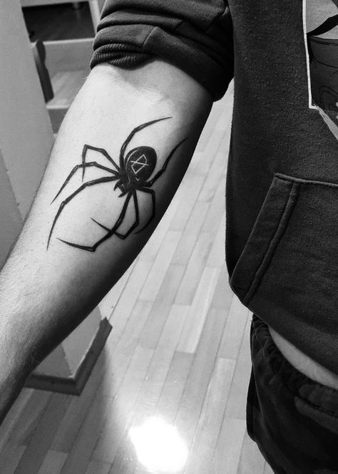 Hunter X Hunter Chrollo Tattoo, Chrollo Lucifer Spider Tattoo, Matching Hxh Tattoos, Hxh Tattoo Ideas Spider, Spider Tattoo Men Arm, Phantom Troupe Tattoo Men, Chrollo Tattoo Ideas, Hxh Phantom Troupe Tattoo, Anime Spider Tattoo