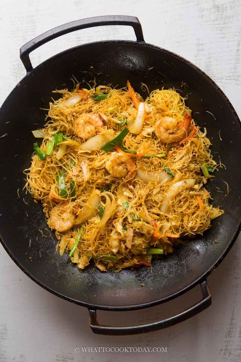 Chow Mei Fun Recipe Chinese Food, Shrimp Mei Fun, Singapore Mei Fun, Singapore Chow Mei Fun, Mai Fun Noodles Recipe, Mei Fun Noodles Recipe, Chow Mei Fun Recipe, Chicken Mei Fun Recipe, Singapore Mei Fun Recipe