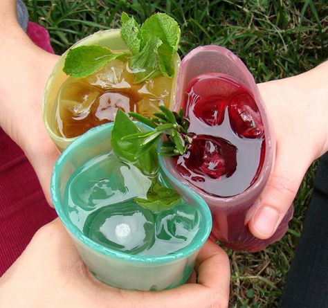 Edible Jello Cups (I want to know how to make these!) Edible Cups, Jello Cups, Chocolate Caliente, Agar Agar, Jello Shots, Pioneer Woman, Frappe, Non Alcoholic, Om Nom