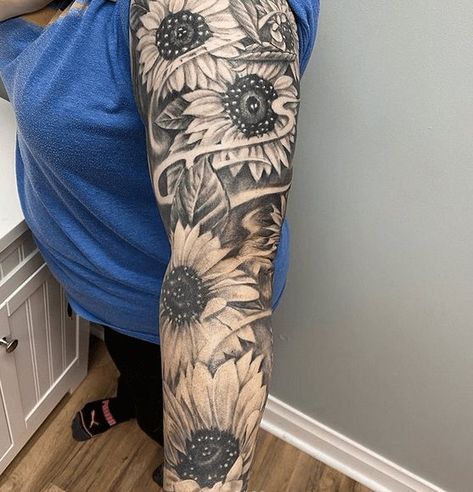 Sunflower And Rose Tattoo, Rose Sleeve Tattoo, Tattoo Full Sleeve, Rose Tattoo Sleeve, Rose Sleeve, Skeleton Hand Tattoo, Sleeve Ideas, Sleeves Ideas, Sunflower Tattoo