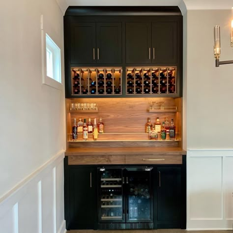 26 Modern Dry Bar Wall Ideas You Will Love Dry Bar Wall Ideas, Small Dry Bar Ideas, Small Built In Bar, Modern Dry Bar, Small Bar Ideas, Bar Wall Ideas, Built In Bar Cabinet, Dry Bar Ideas, Wardrobe Decor