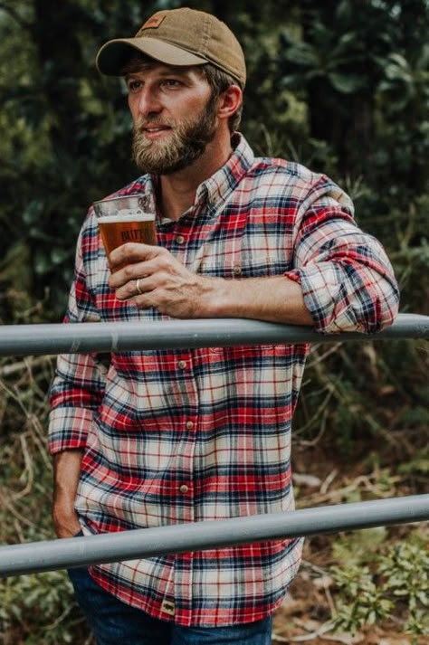 Fairbanks Flannel - Lodge Plaid Guy Flannel Outfits, Outdoorsmen Style, Country Man, Lumberjack Style, Mens Fashion Country, Wardrobe Change, Flannel Outfits, Estilo Country, Mens Flannel Shirt