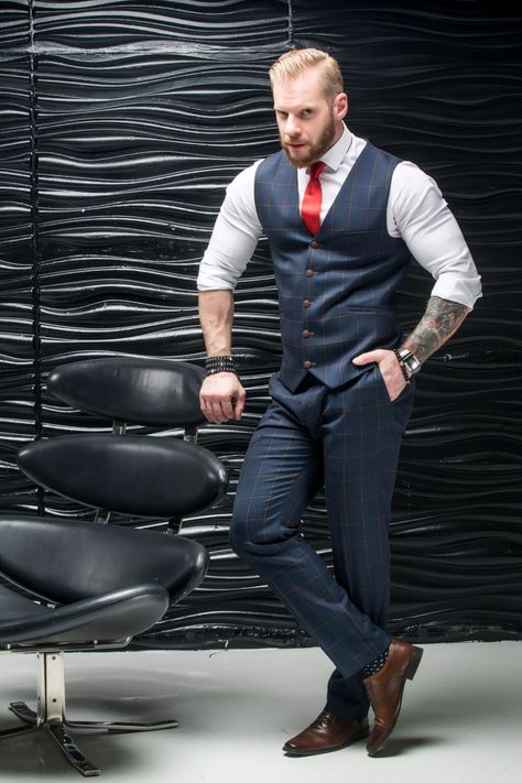 Mcgregor Suits, Vest Outfits Men, Formal Men Outfit, Rugby Men, Ginger Men, T B, Stylish Mens Outfits, Muscular Men, Mens Fashion Suits