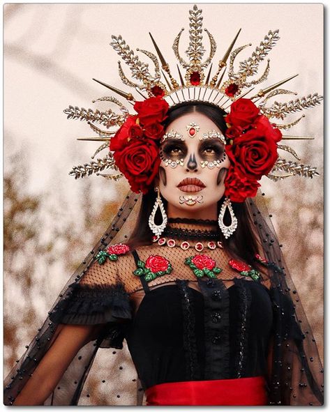 Lily Martinez on Instagram: “Completely honored to have created this look for @iluvsarahii with @smashboxcosmetics ♥️🖤 Thank you ALL for the love and response I received…” Makijaż Sugar Skull, Catrina Costume, Catrina Makeup, Halloween Makeup Sugar Skull, Sugar Skull Costume, Sugar Skull Makeup, Amazing Halloween Makeup, Halloween Makeup Inspiration, Skull Makeup