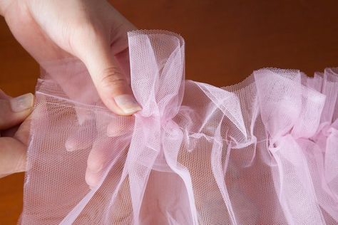 How to Make an Adult Tutu | eHow Diy Tutu Adult, Gonna Tulle, Tulle Sewing, Tulle Ideas, Diy Tulle Skirt, Diy Tutu Skirt, Tulle Skirt Tutorial, Diy Tutus, Tulle Crafts