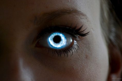 Sara Glowing Eye by Mikeutopia, via Flickr Energy Powers Aesthetic, Yellow Glowing Eyes, Blue Glowing Eyes, Blue Powers, Powerful Eyes, Lightning Eyes, Glowing Blue Eyes, Powers Aesthetic, Fiction Aesthetic