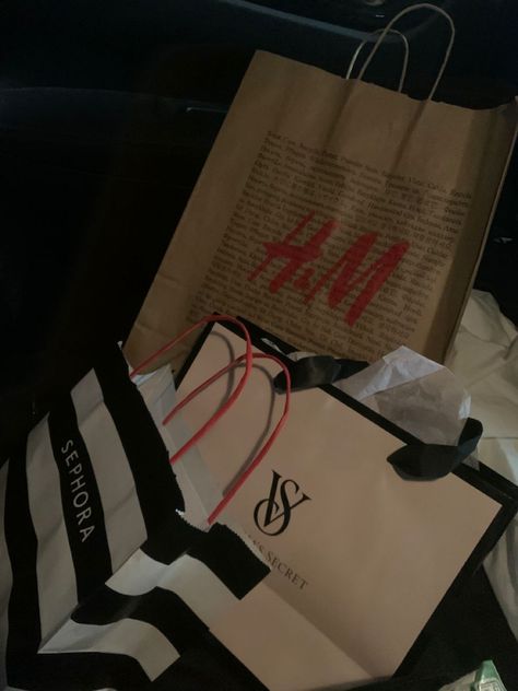 H And M Aesthetic, Shopping Bags Snap, H M Aesthetic, Shopping Snap Story, Sephora Aesthetic, Sephora Bags, Kylie Nails, Sephora Bag, Birthday Haul