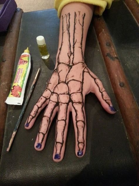 Portifolio Den Mrtvých, Sharpie Tattoos, Hand Doodles, Tattoo Henna, Skeleton Hand Tattoo, Special Effects Makeup, Henna Patterns, Hand Body, Skeleton Hand