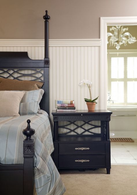 10 Real-Life Examples of Beautiful Beadboard Paneling Beadboard Bedroom, Wainscoting Living Room, Faux Wainscoting, Wainscoting Bedroom, White Beadboard, Beadboard Paneling, Beadboard Wainscoting, Dining Room Wainscoting, Wainscoting Styles