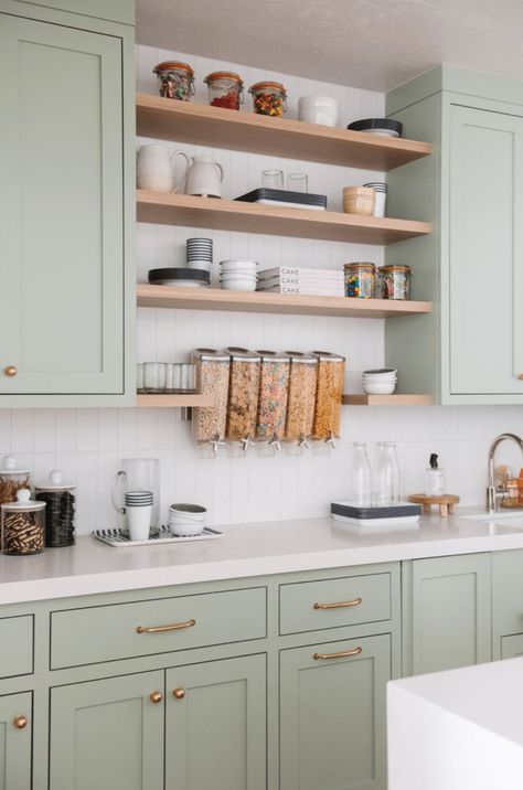 Light Green Kitchen, Sage Kitchen, Green Kitchen Designs, Sage Green Kitchen, Desain Pantry, Green Kitchen Cabinets, Green Cabinets, Kitchen Remodeling Projects, White Kitchen Cabinets