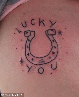 New ink: The actress showed off her brand new etching, which features a horseshoe design inscribed with the words Lucky You Scarlett Johansson Tattoos, Horseshoe Tattoo, Sister Tat, Lucky Tattoo, Horse Shoe Tattoo, Mastectomy Tattoo, French Tattoo, Movie Tattoos, Lucky Horseshoe