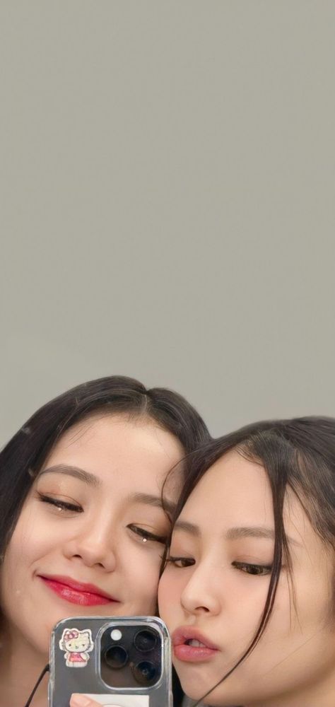 Jisoo And Jennie Wallpaper, Jisoo And Jennie Cute, Jennie Y Jisoo, Blackpink Jennie And Jisoo, Jisoo Hello Kitty, Jisoo And Jennie, Jennie And Jisoo, Bts Emoji, Kitty Icon