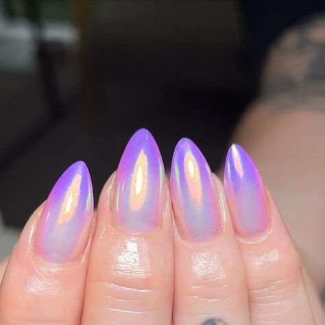 Sarah Ram on Instagram: "I suspect this won’t be the last set of these I do after doing them on myself last week. Lilac ombré chrome 💜💜💜💜 #ombrenails #ombrechromenails #chromenails #lilacnails #proform #nailart #naildesign #instanails #nznails #thegelbottleinc @thegelbottlenz @the_gelbottle_inc #polygel #almondnails #rollestonnails #nailartaddict" Chrome Ombre Nails, Lilac Chrome Nails, Ombre Chrome Nails, Purple Chrome Nails, Purple Ombre Nails, Aurora Nails, Holo Nails, Lilac Nails, Nail Art Ombre