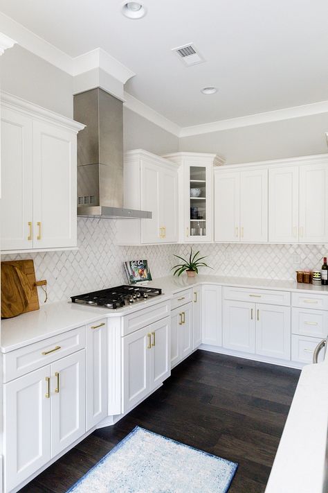 Kitchen Esthetics, Pure White Kitchen, Pure White Cabinets, Sw Pure White, Sherwin Williams Pure White, Pure White Sherwin Williams, Kitchen Revamp, Paint For Kitchen Walls, Makeover Kitchen