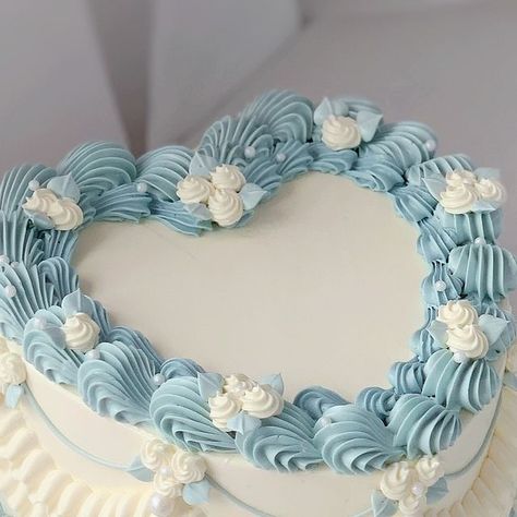 April’s Baker on Instagram: "Frosty blues to stave off this heat wave🧊" Engagement Dinner Party, Elopement Details, Sugar Mama, Engagement Dinner, Cake Inspo, This Heat, Heart Cake, White Cake, July 31